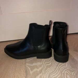 black chelsea boots